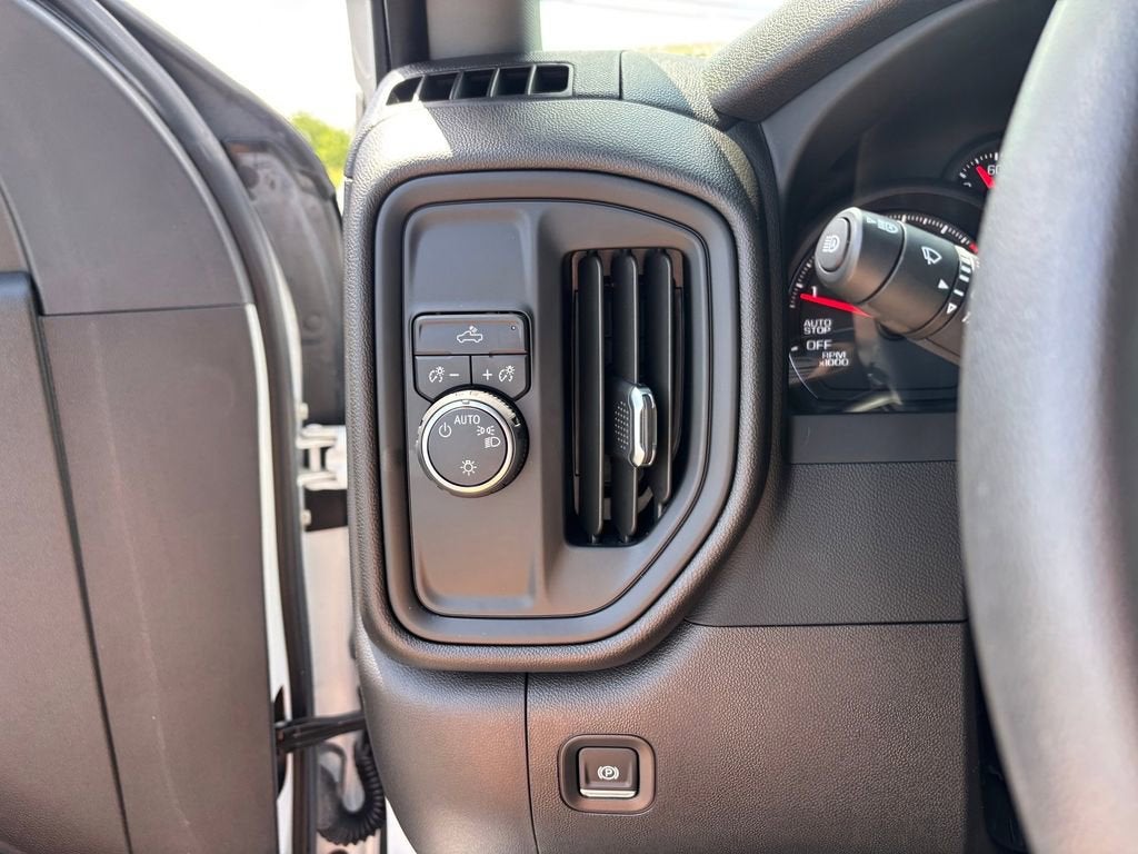 2025 Chevrolet Silverado 1500 Custom - Photo 18