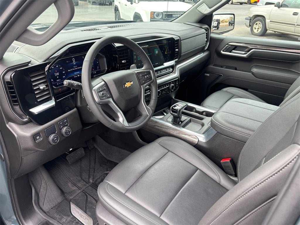 2025 Chevrolet Silverado 1500 LTZ