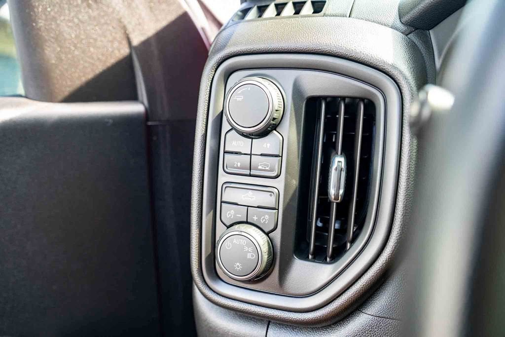2024 Chevrolet Silverado 1500 Custom - Photo 12