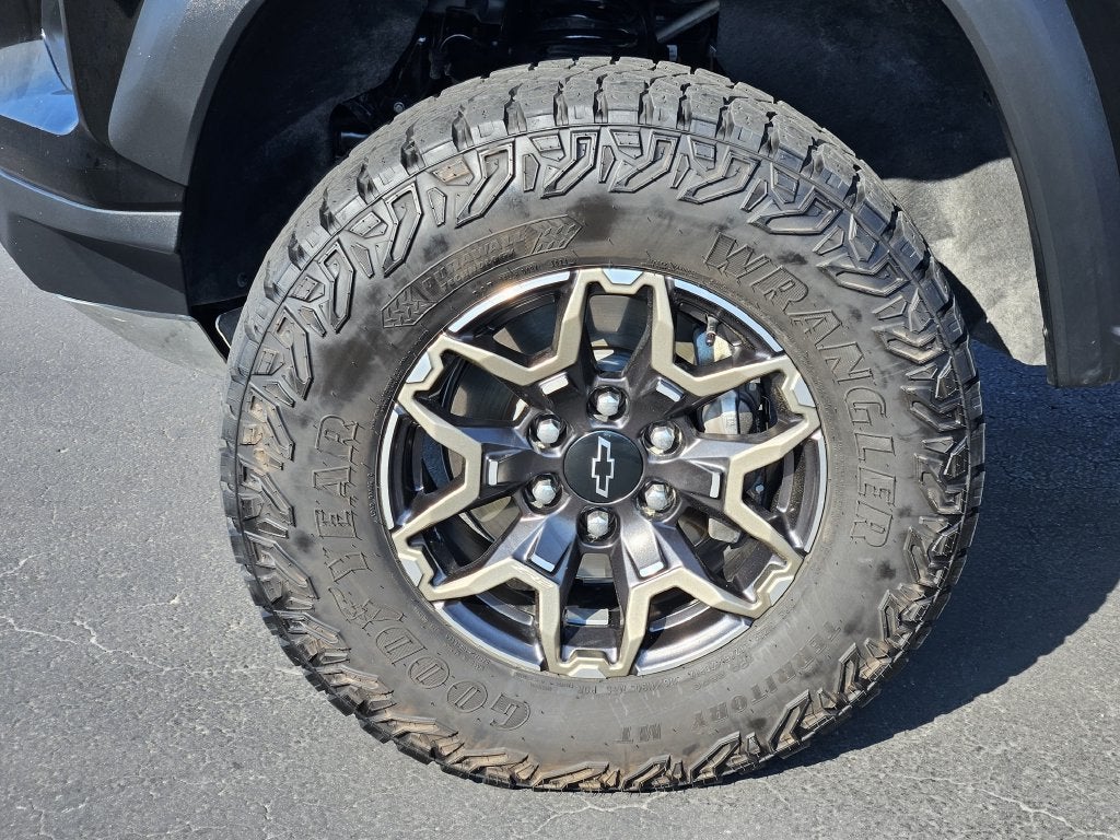 2024 Chevrolet Colorado ZR2 - Photo 10