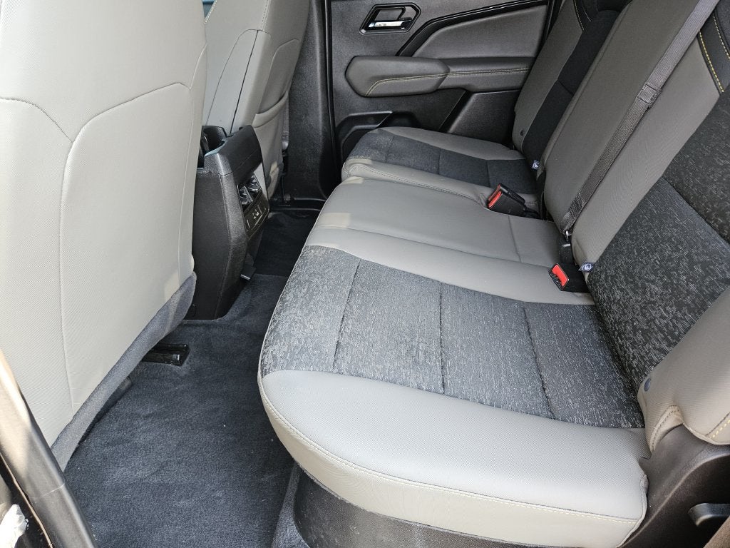 2024 Chevrolet Colorado ZR2 - Photo 31