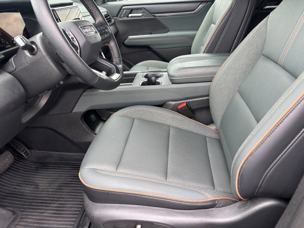 2025 GMC Acadia AT4