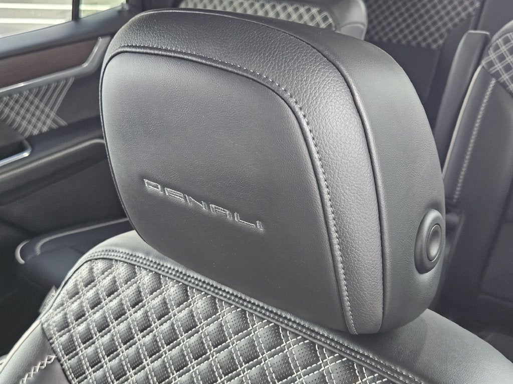 2024 GMC Acadia Denali - Photo 13