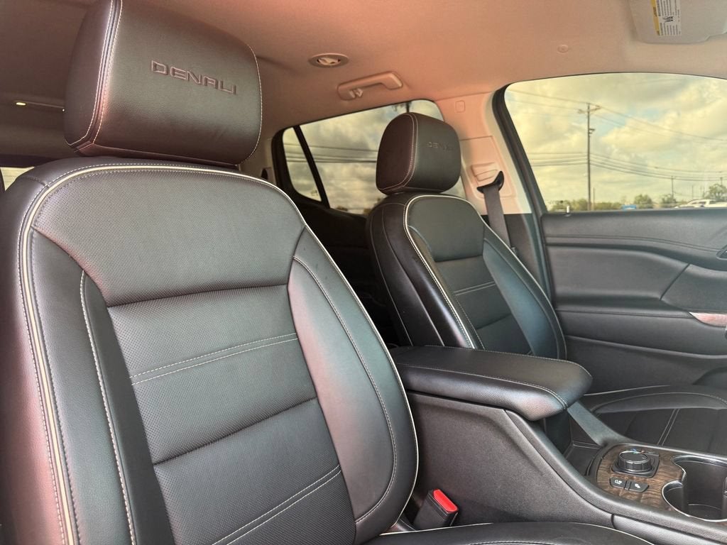 2022 GMC Acadia Denali