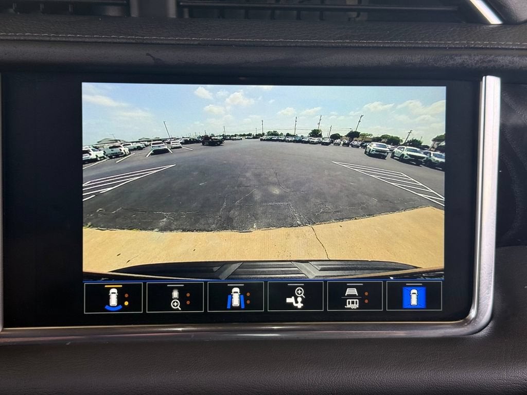 2022 GMC Yukon Denali - Photo 16