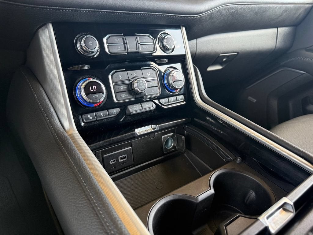 2022 GMC Yukon Denali - Photo 17