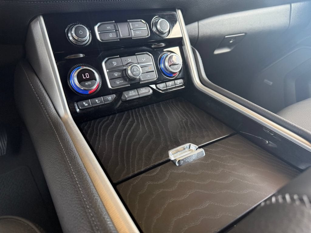 2022 GMC Yukon Denali - Photo 18