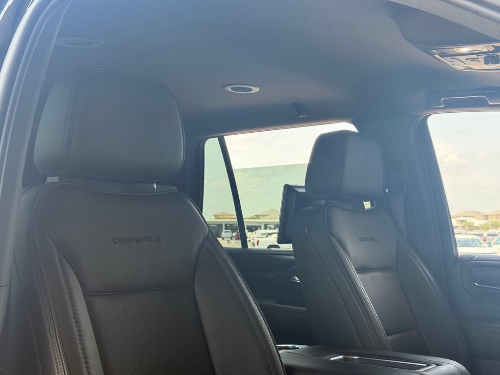 2022 GMC Yukon Denali - Photo 29