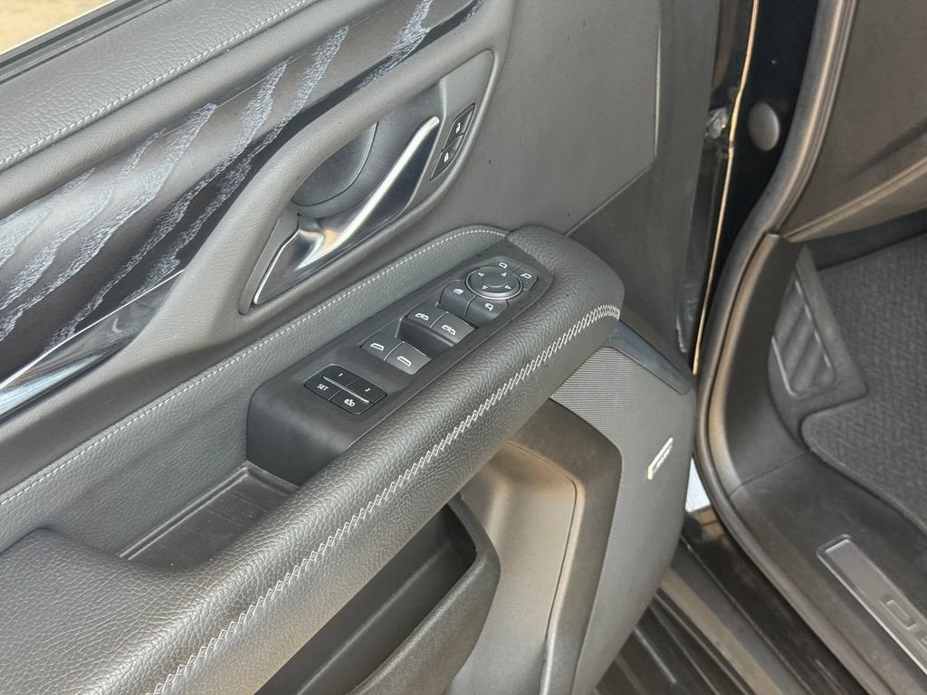 2022 GMC Yukon Denali - Photo 9