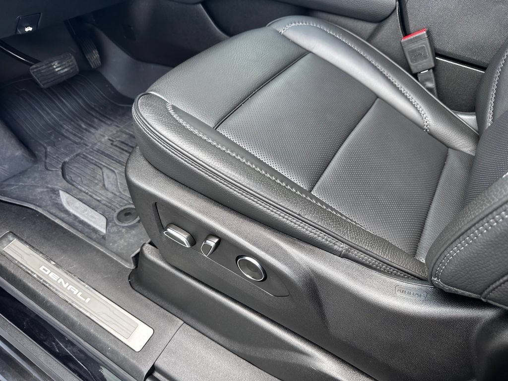 2024 GMC Yukon Denali - Photo 14