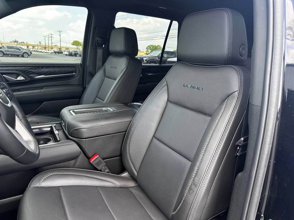 2024 GMC Yukon Denali - Photo 15
