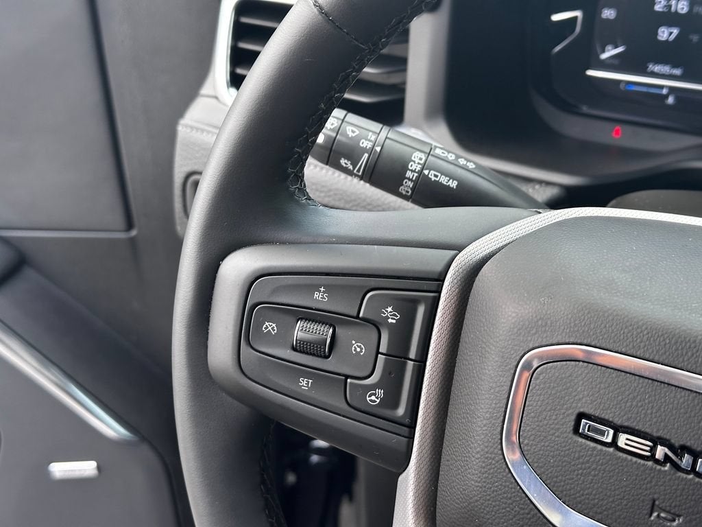 2024 GMC Yukon Denali - Photo 17