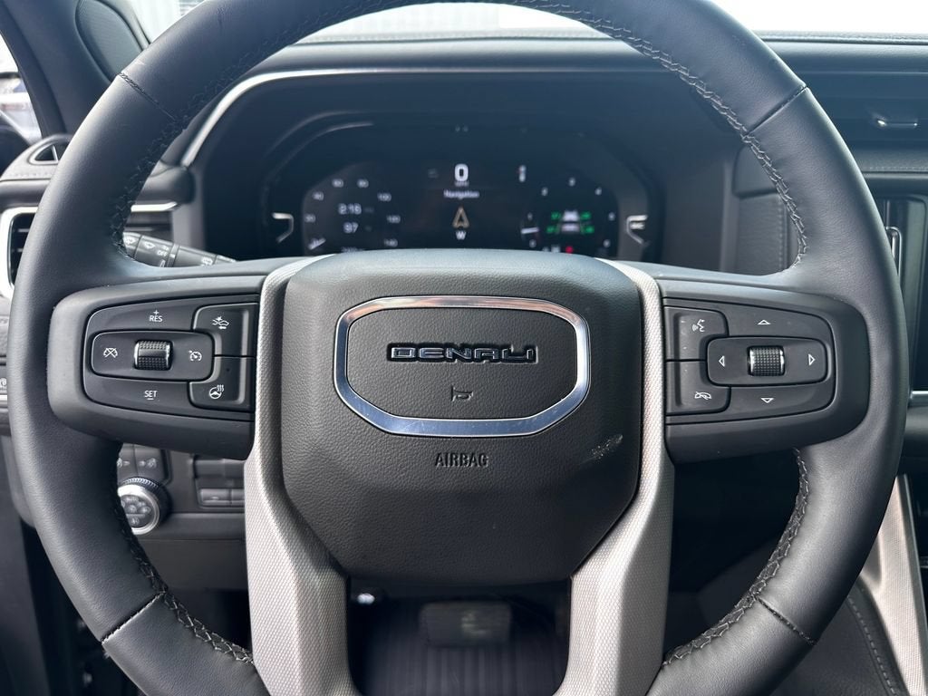 2024 GMC Yukon Denali - Photo 18