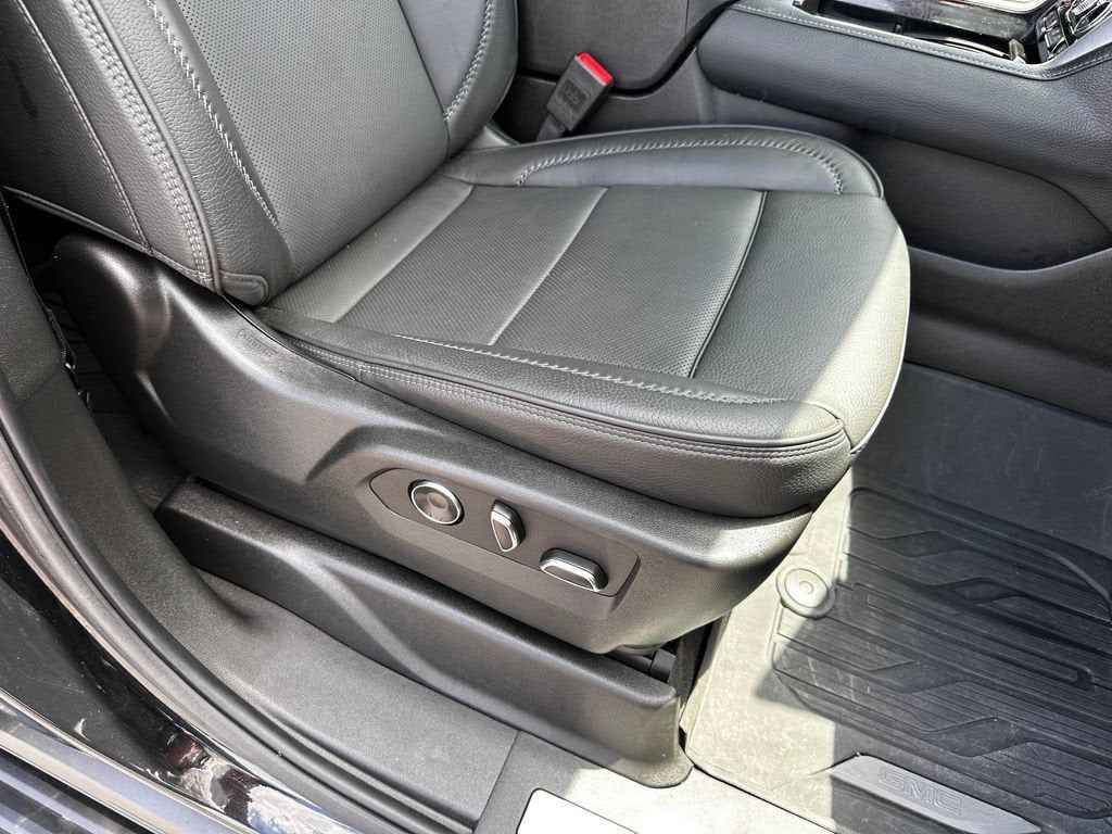 2024 GMC Yukon Denali - Photo 34