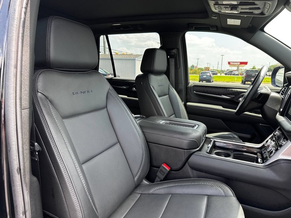 2024 GMC Yukon Denali - Photo 35