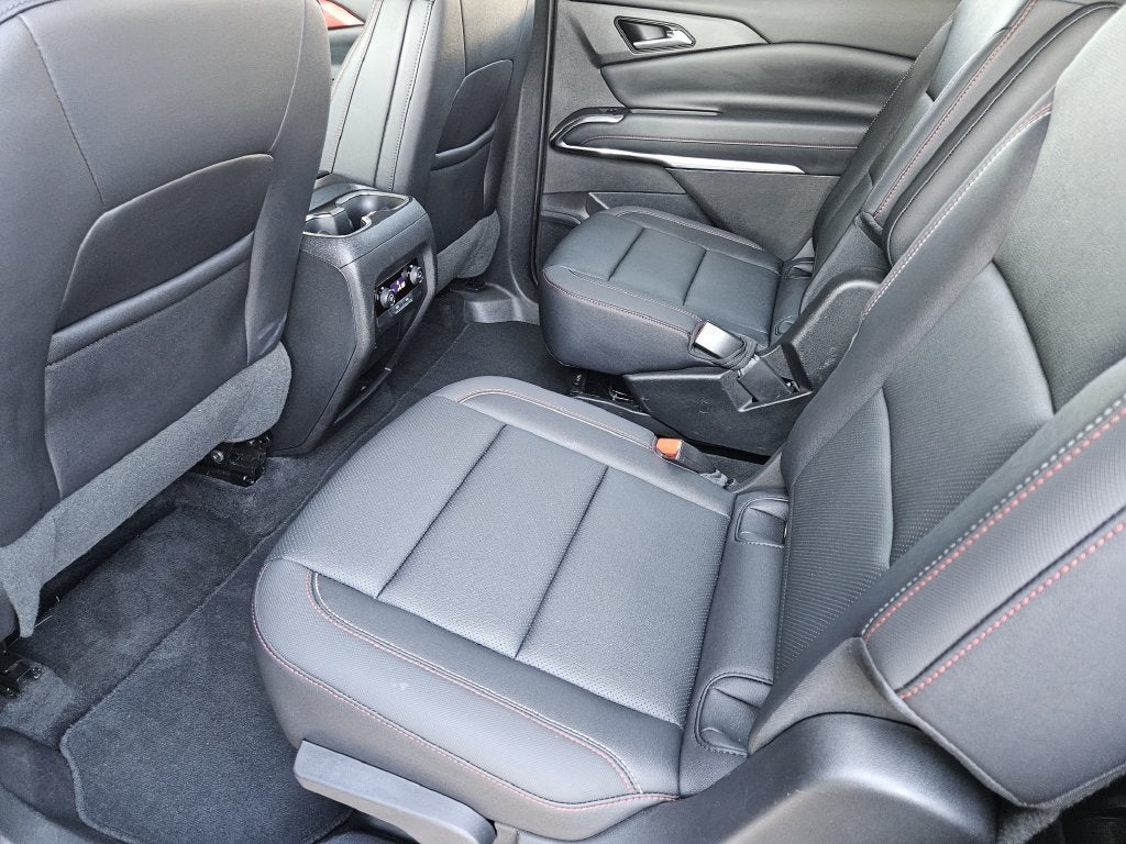 2025 Chevrolet Traverse Z71 - Photo 31