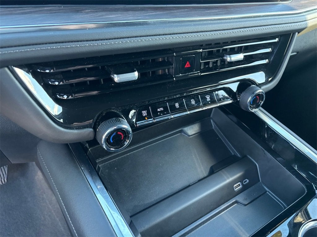 2025 Chevrolet Suburban LS