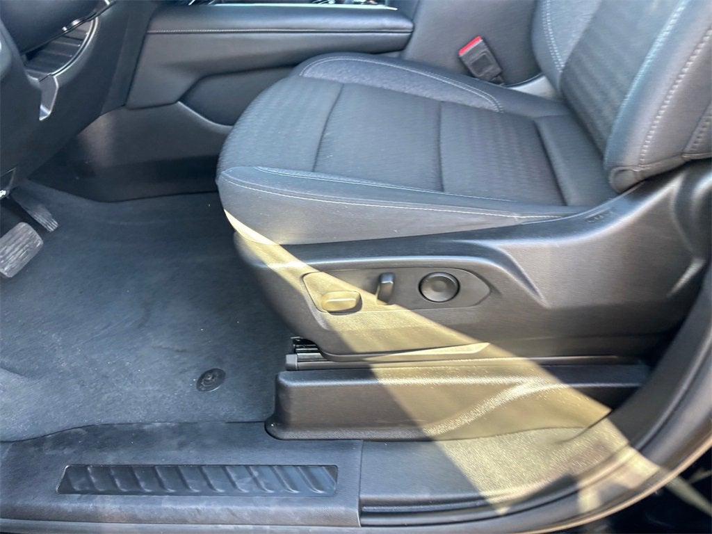 2025 Chevrolet Suburban LS