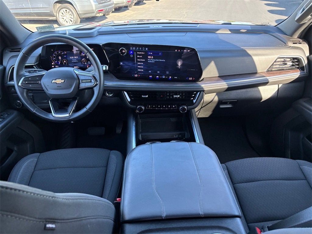 2025 Chevrolet Suburban LS