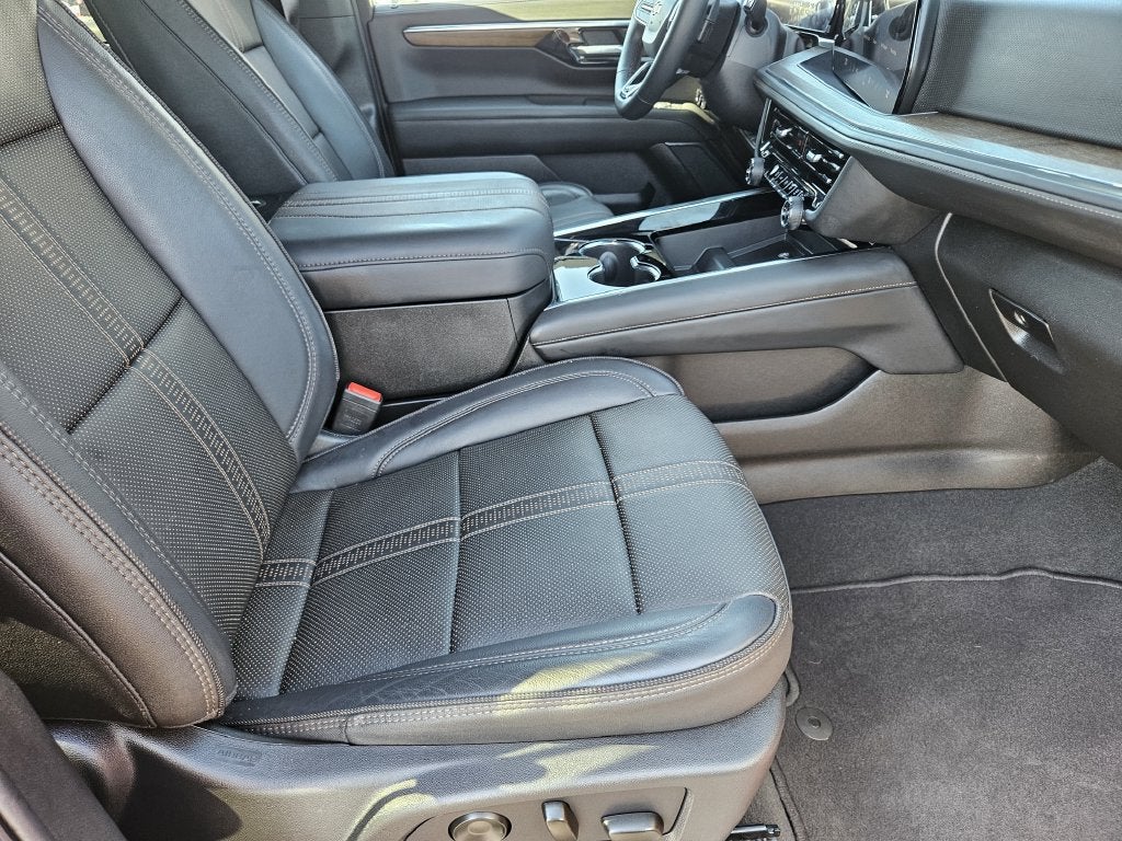 2026 Chevrolet Suburban High Country - Photo 15