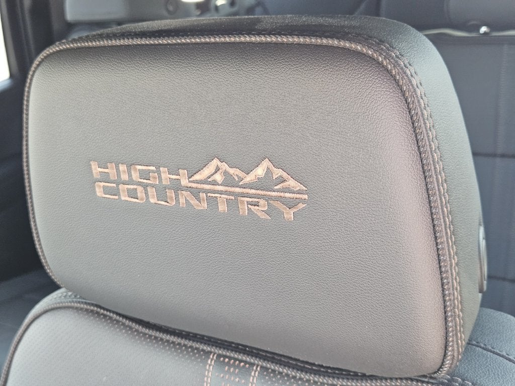 2026 Chevrolet Suburban High Country - Photo 16