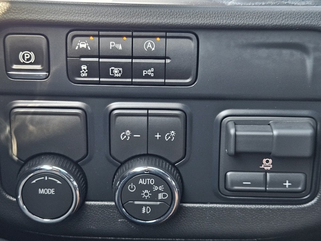 2026 Chevrolet Suburban High Country - Photo 23