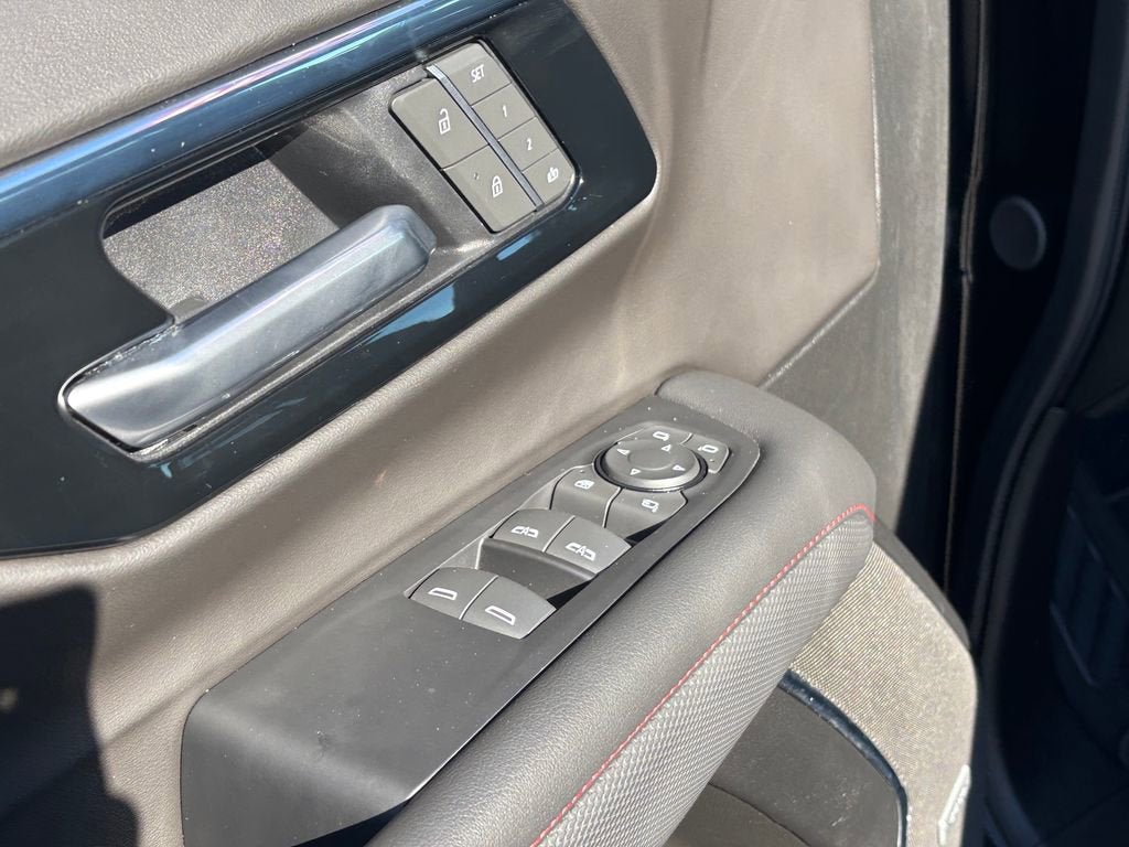 2025 Chevrolet Suburban RST