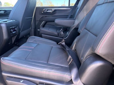 2025 Chevrolet Suburban RST