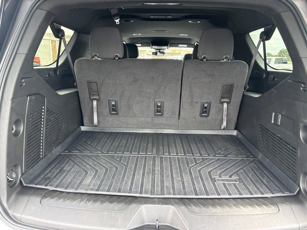2024 Chevrolet Suburban LS