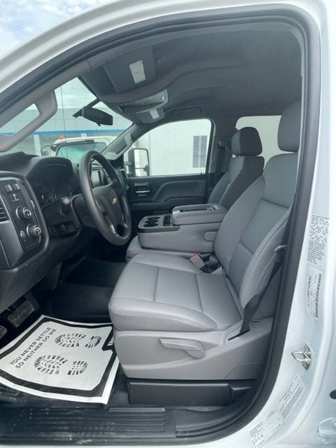 2024 Chevrolet Silverado 5500 HD LT