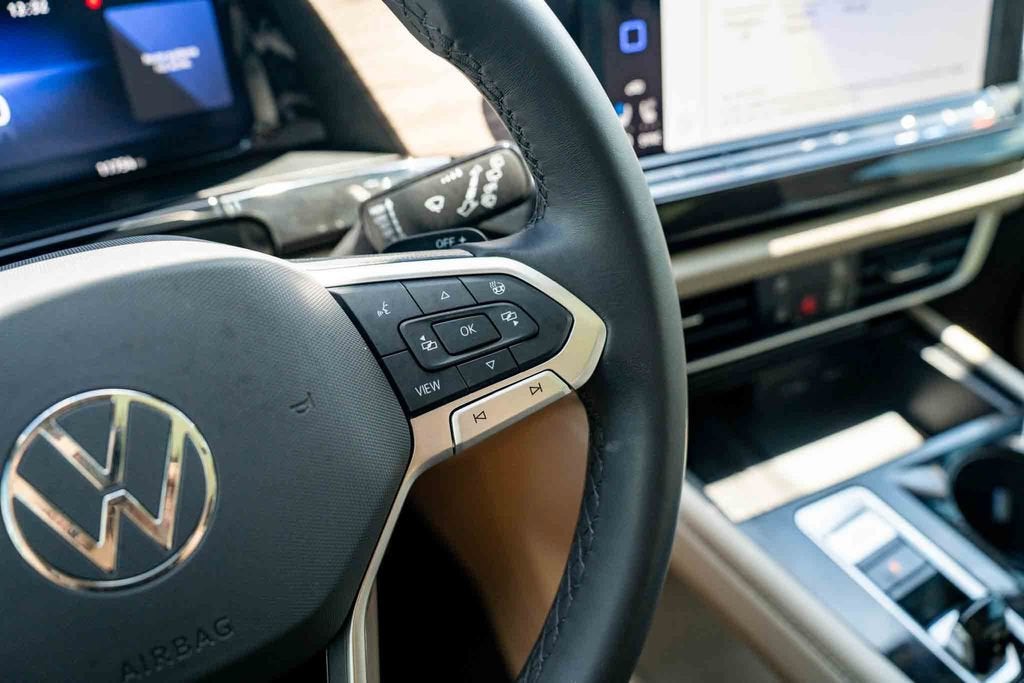 2025 Volkswagen Atlas 2.0T SEL Premium R-Line