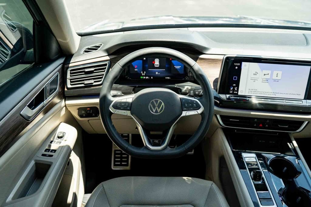 2025 Volkswagen Atlas 2.0T SEL Premium R-Line