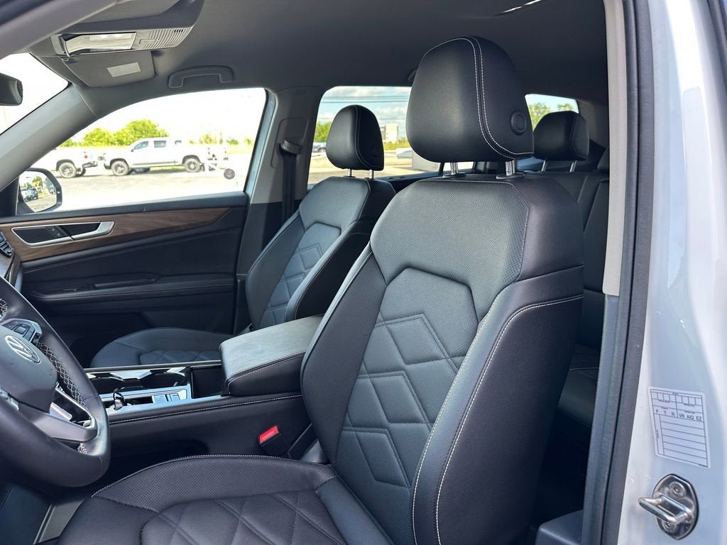 2025 Volkswagen Atlas 2.0T SE w/Technology