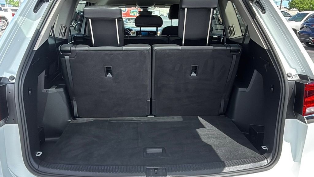 2025 Volkswagen Atlas 2.0T SE w/Technology