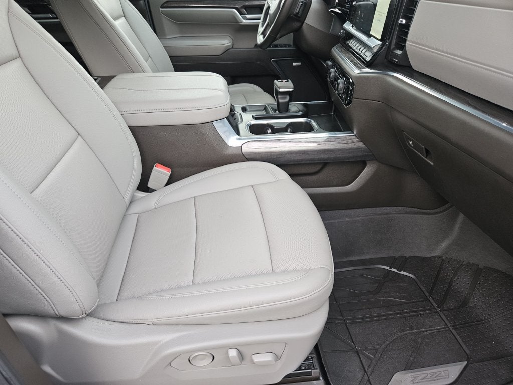 2024 Chevrolet Silverado 1500 LTZ - Photo 15