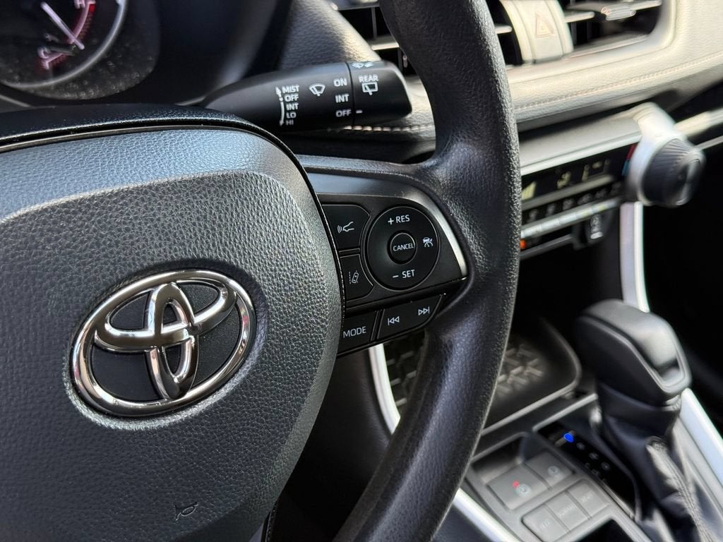 2024 Toyota RAV4 LE - Photo 12
