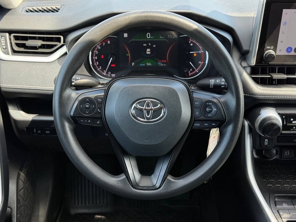 2024 Toyota RAV4 LE - Photo 20