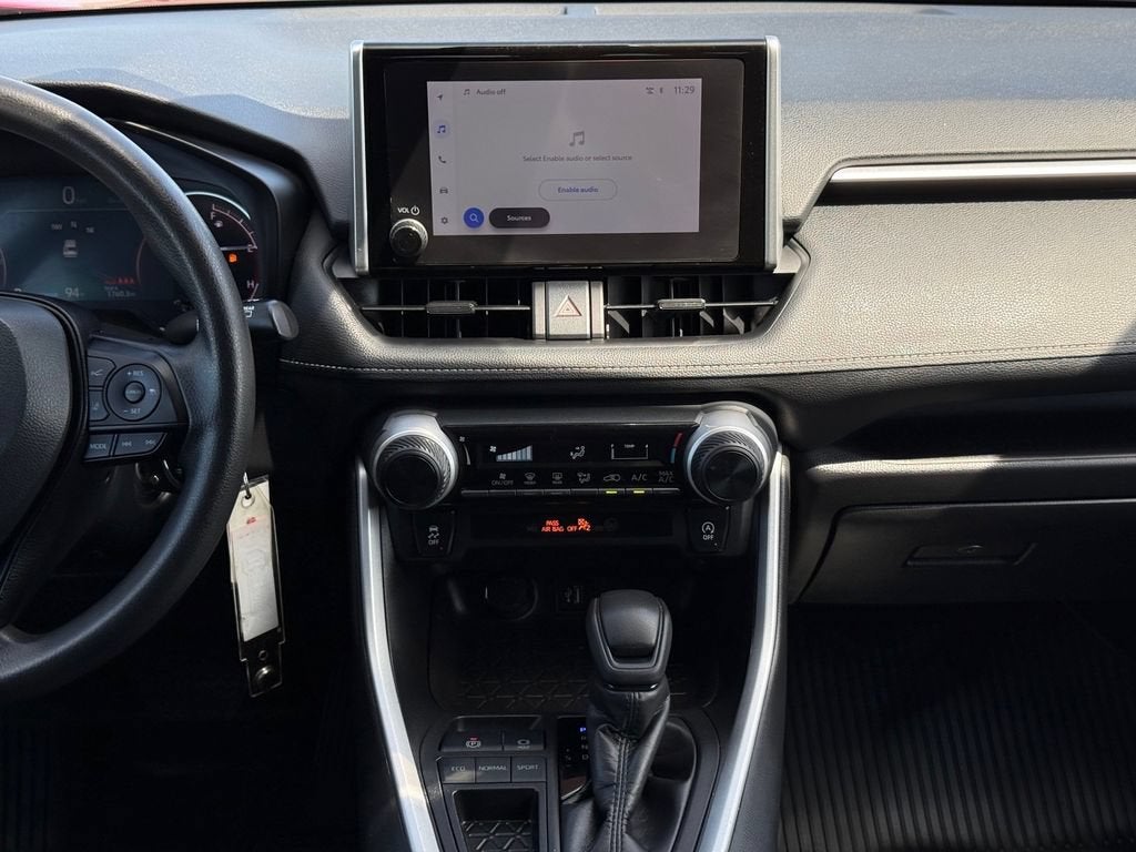 2024 Toyota RAV4 LE - Photo 22