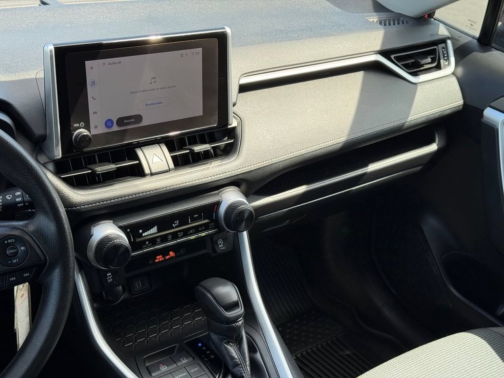 2024 Toyota RAV4 LE - Photo 23