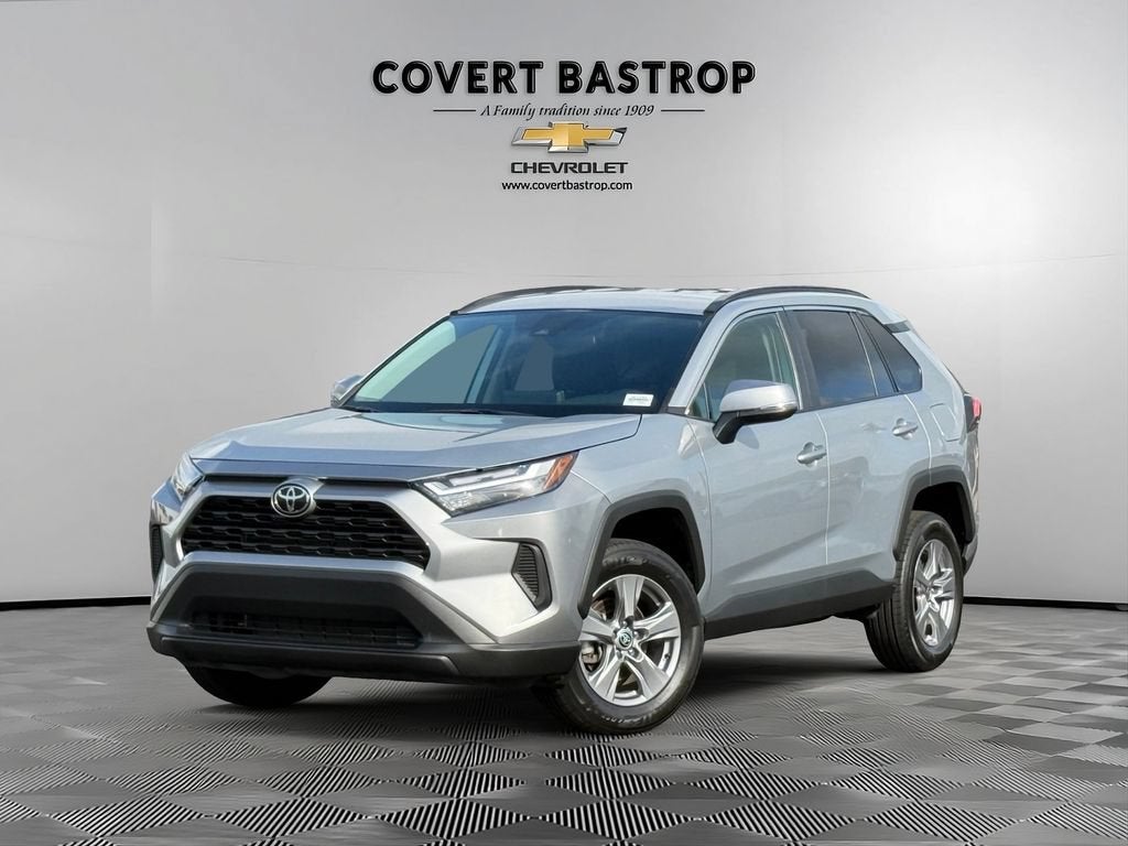 2024 Toyota RAV4 XLE FWD's photo