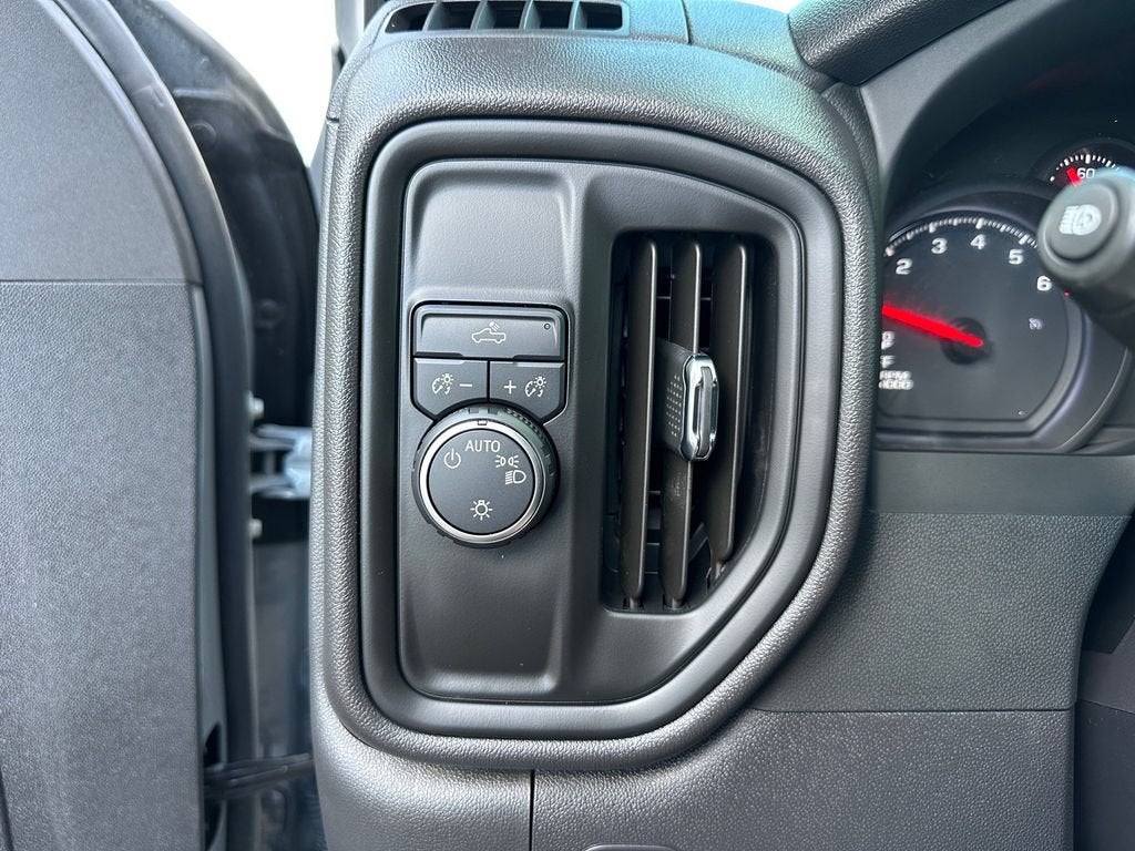 2024 Chevrolet Silverado 1500 Custom - Photo 25