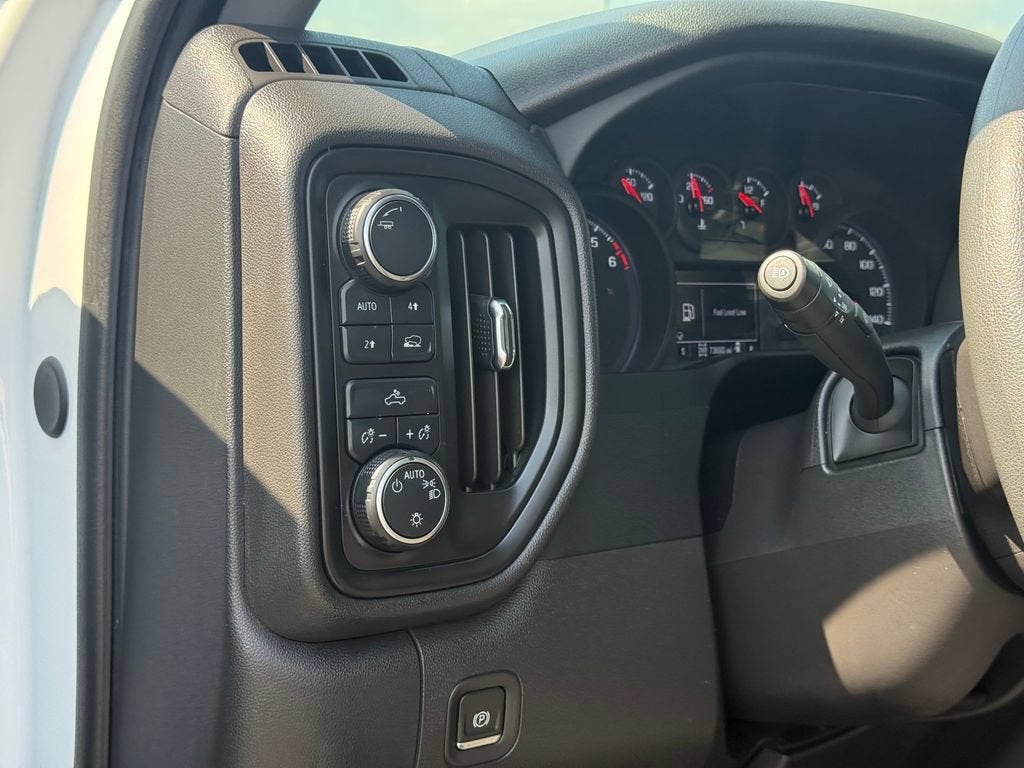 2024 Chevrolet Silverado 1500 Custom - Photo 8