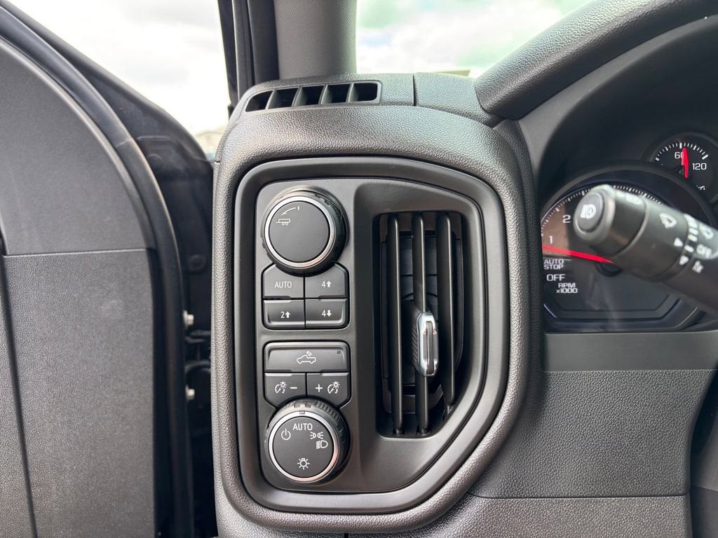 2023 Chevrolet Silverado 1500 Custom Trail Boss