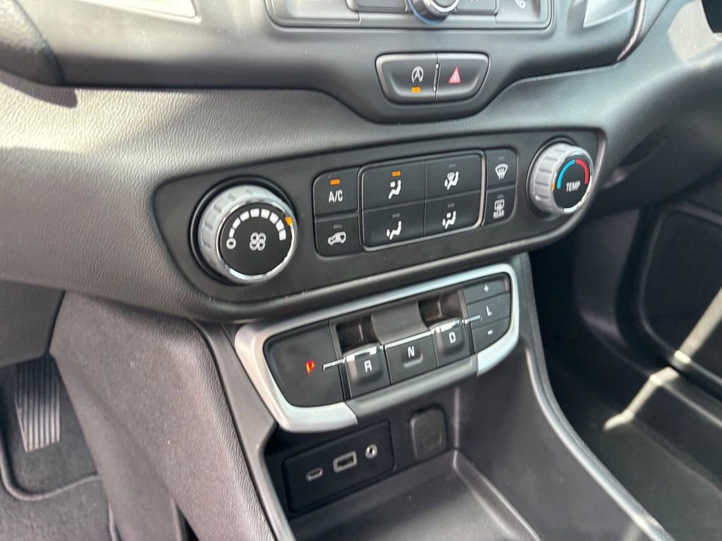 2024 GMC Terrain SLE - Photo 20