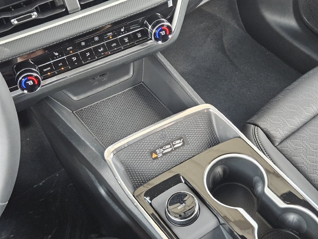 2027 Chevrolet Equinox LT - Photo 15