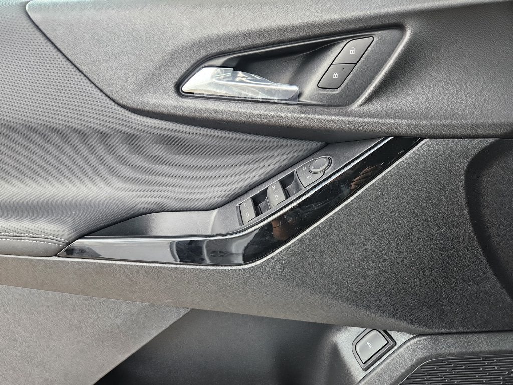 2027 Chevrolet Equinox LT - Photo 17