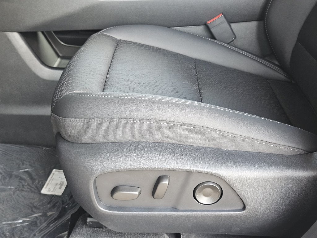 2027 Chevrolet Equinox LT - Photo 18