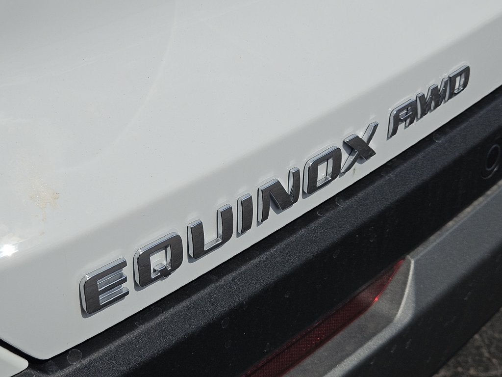 2027 Chevrolet Equinox LT - Photo 8