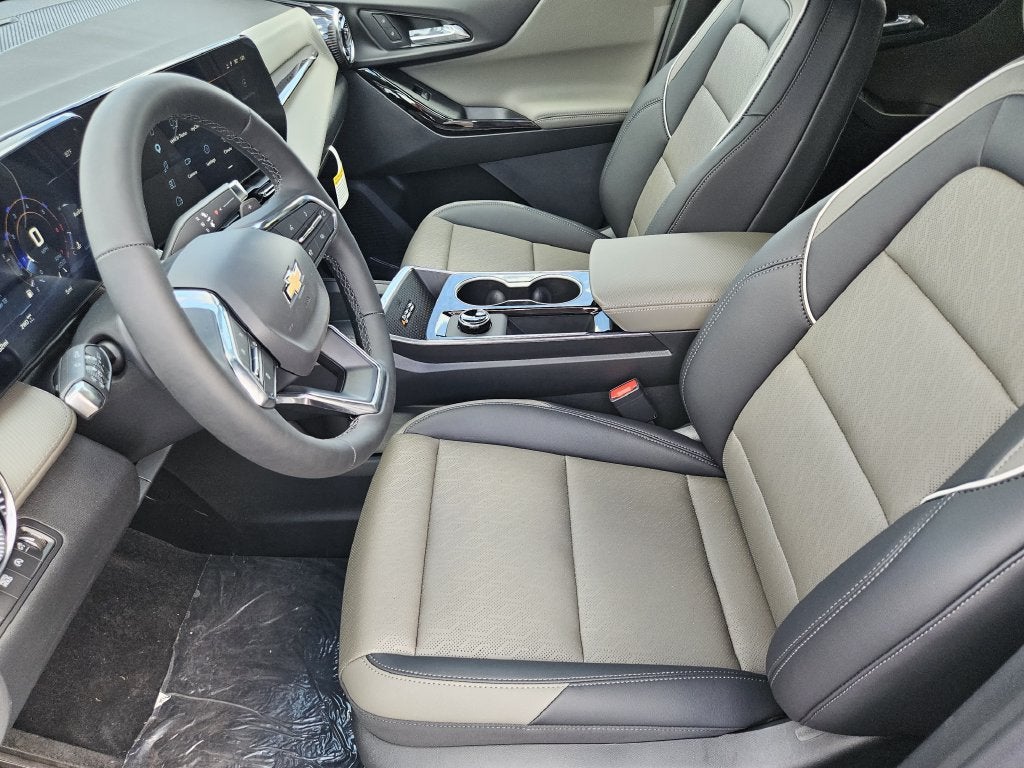 2027 Chevrolet Equinox LT - Photo 10