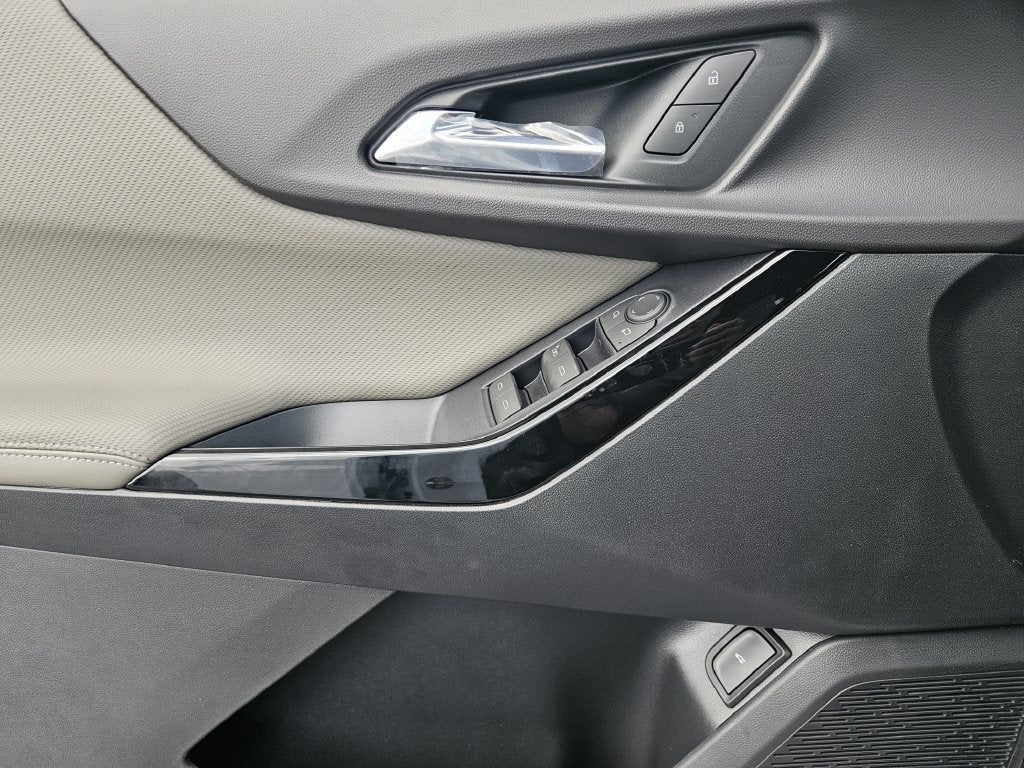 2027 Chevrolet Equinox LT - Photo 18